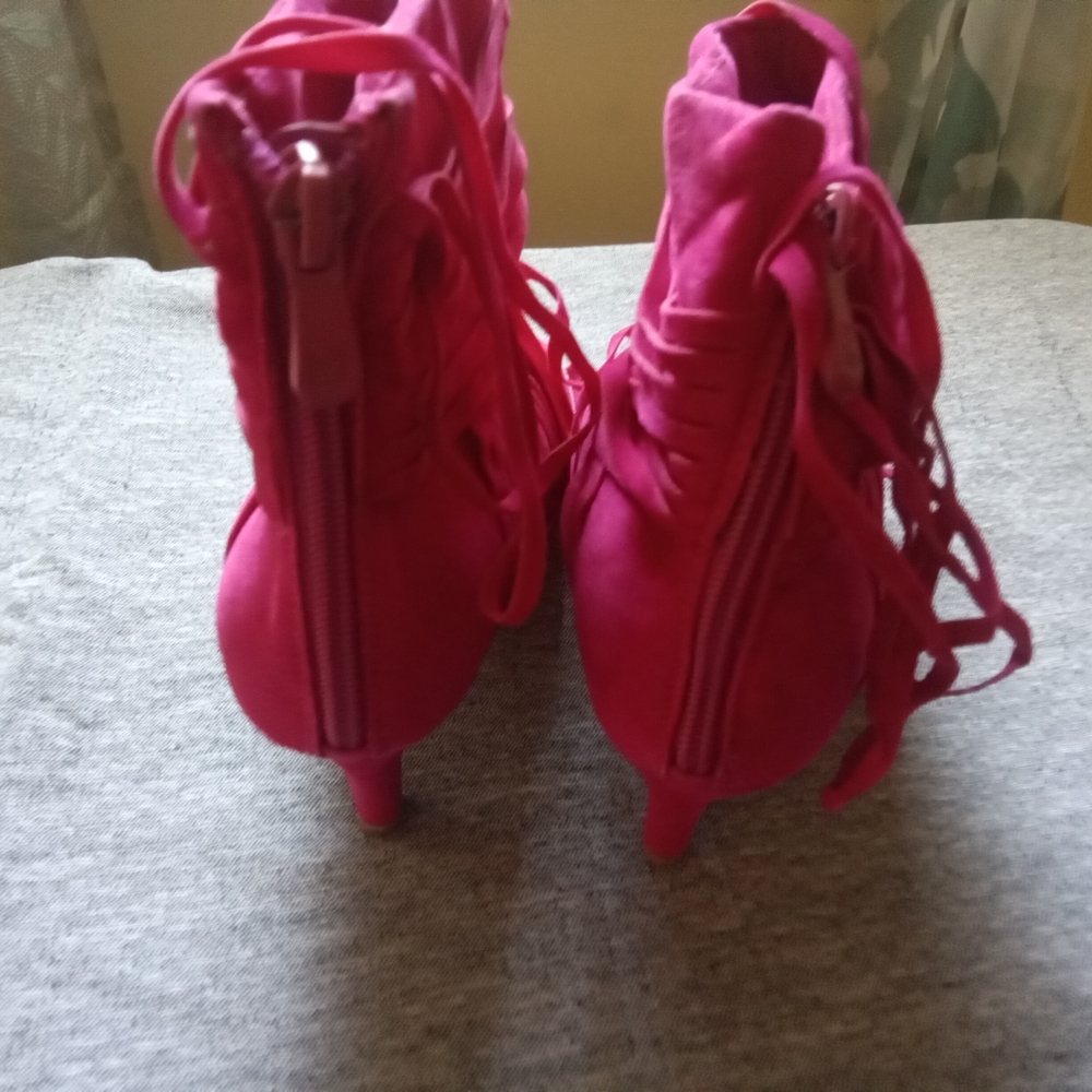 Women's Pink Fringe Open-Toe Shoes - Picture 2 of 3